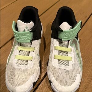 Girls Basketball Green and Black Sneakers